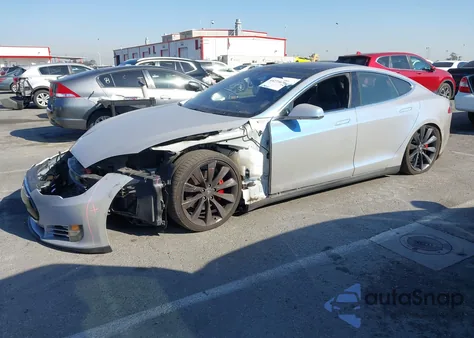 2015 Tesla Model S 85D/P85D из США, поврежденный, VIN 5YJSA1H43FF090595